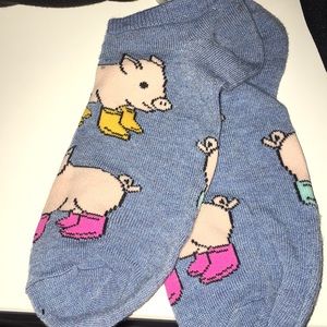 Socks with pig print